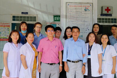 THĂM, CHÚC MỪNG NGÀY THẦY THUỐC VIỆT NAM 27-2
